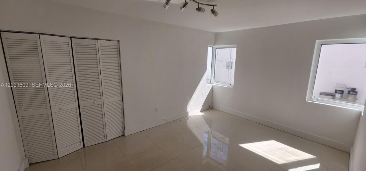 9516 Abbott Ave, Surfside, FL 33154 Photo