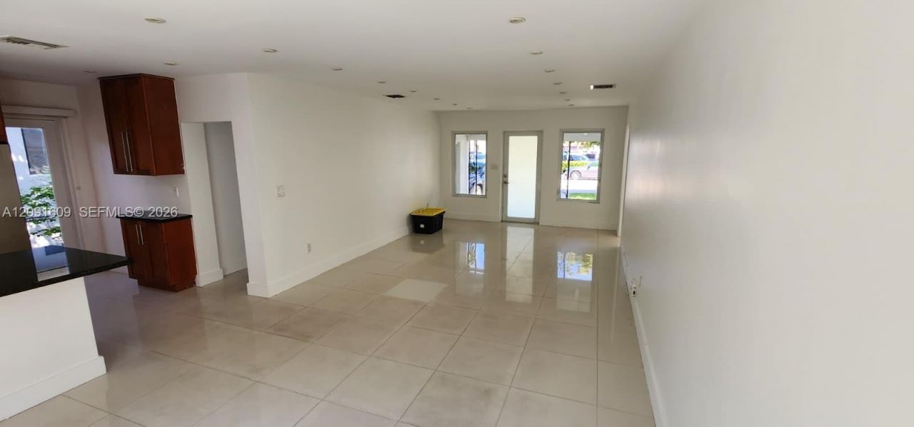 9516 Abbott Ave, Surfside, FL 33154 Photo