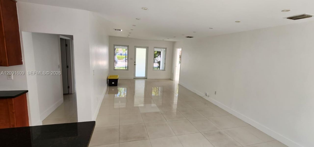 9516 Abbott Ave, Surfside, FL 33154 Photo