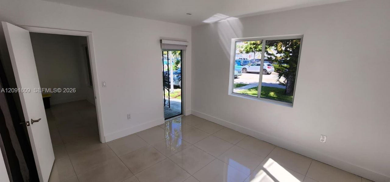 9516 Abbott Ave, Surfside, FL 33154 Photo