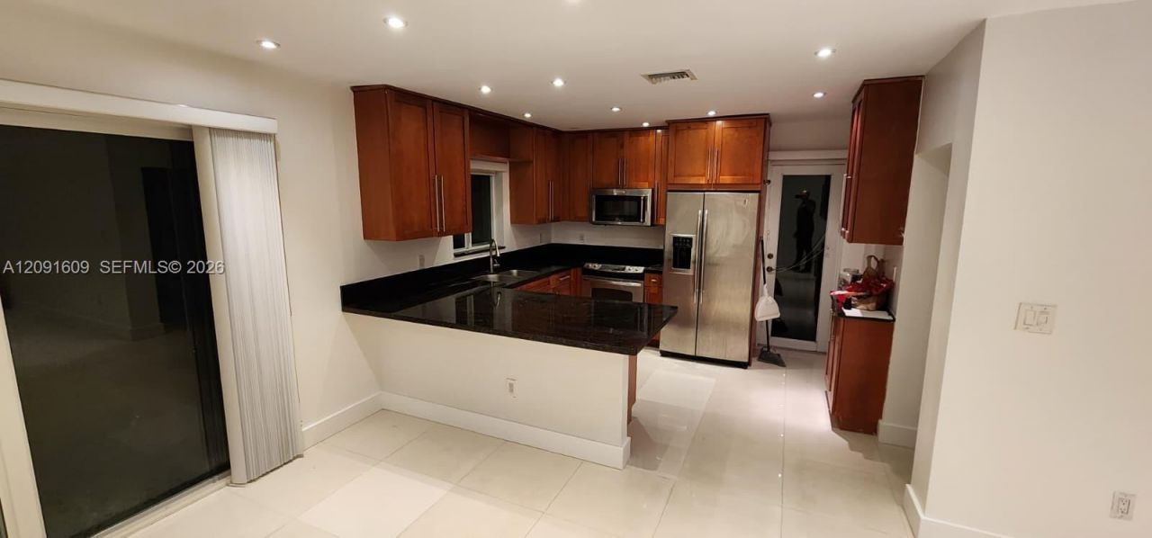9516 Abbott Ave, Surfside, FL 33154 Photo