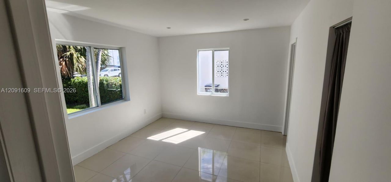 9516 Abbott Ave, Surfside, FL 33154 Photo