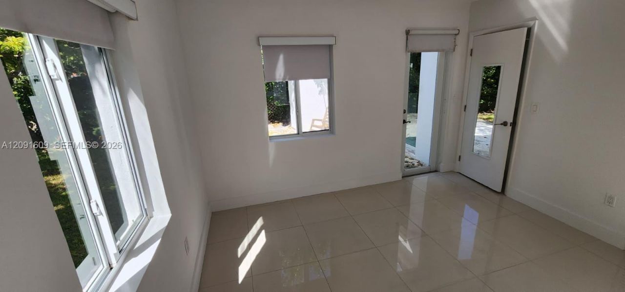 9516 Abbott Ave, Surfside, FL 33154 Photo