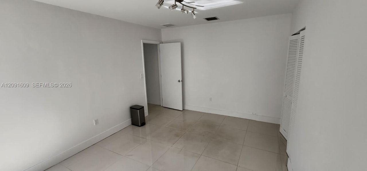 9516 Abbott Ave, Surfside, FL 33154 Photo
