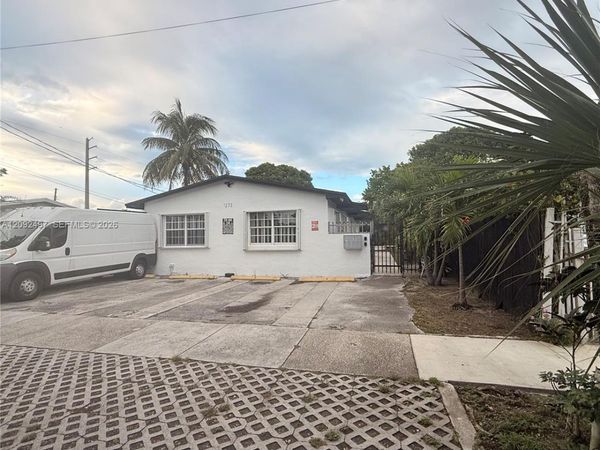 1273 NW 24th St , Unit 4, Miami, FL 33142