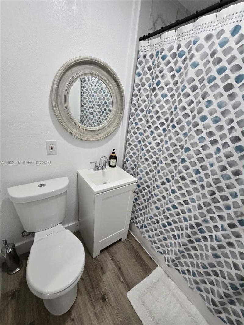 1273 NW 24th St , Unit 4, Miami, FL 33142 Photo