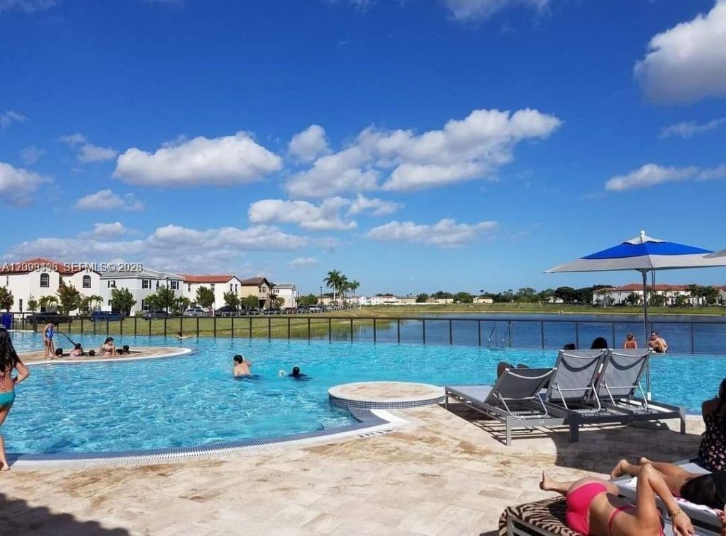 17030 SW 95th Ter, Unit 17030, Miami, FL 33196 Photo