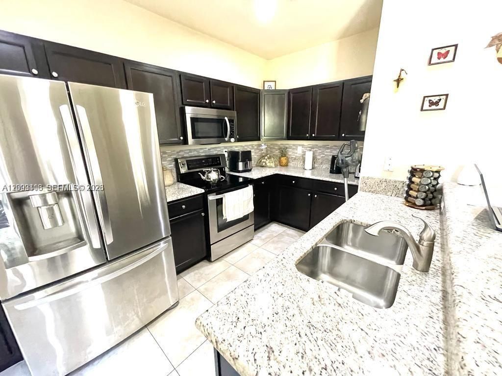 17030 SW 95th Ter, Unit 17030, Miami, FL 33196 Photo