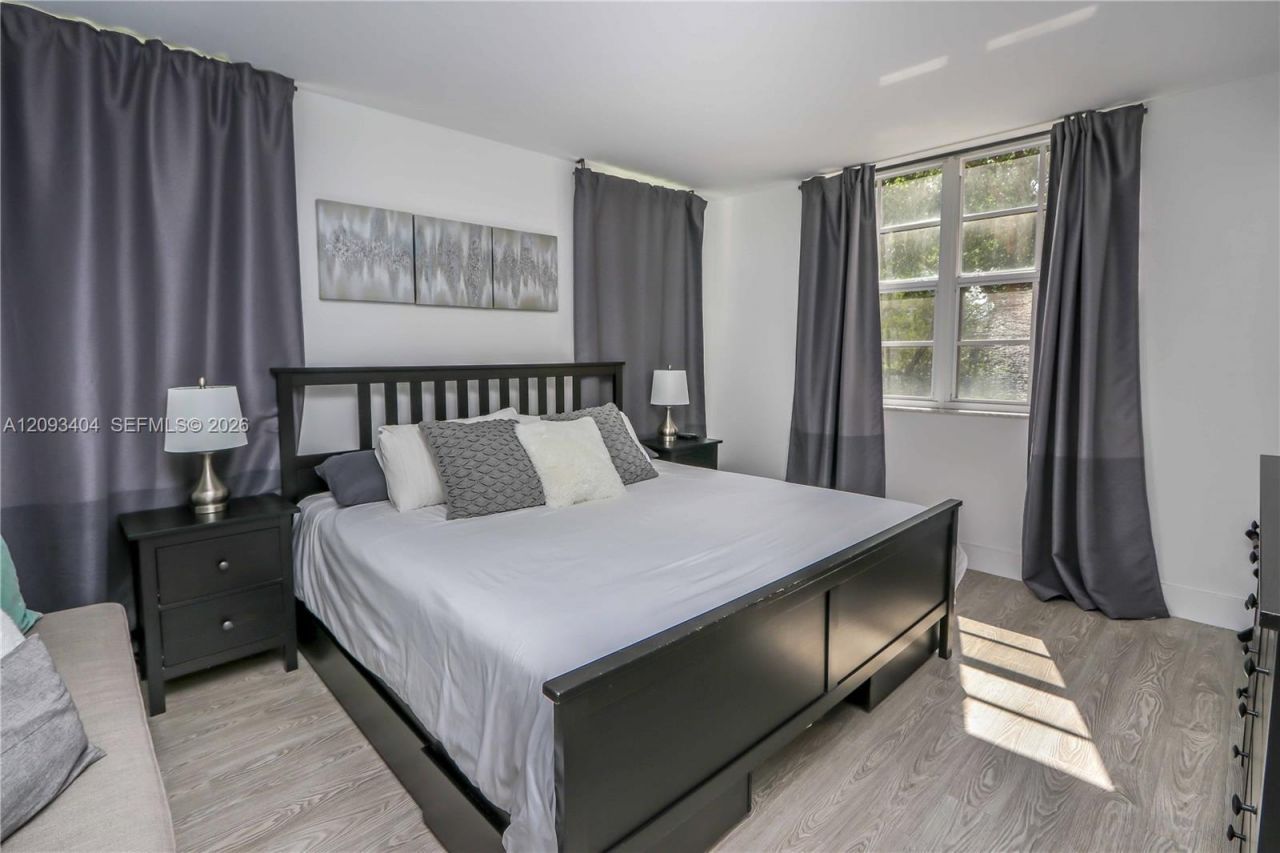 19555 E Country Club Dr , Unit 8202, Aventura, FL 33180 Photo
