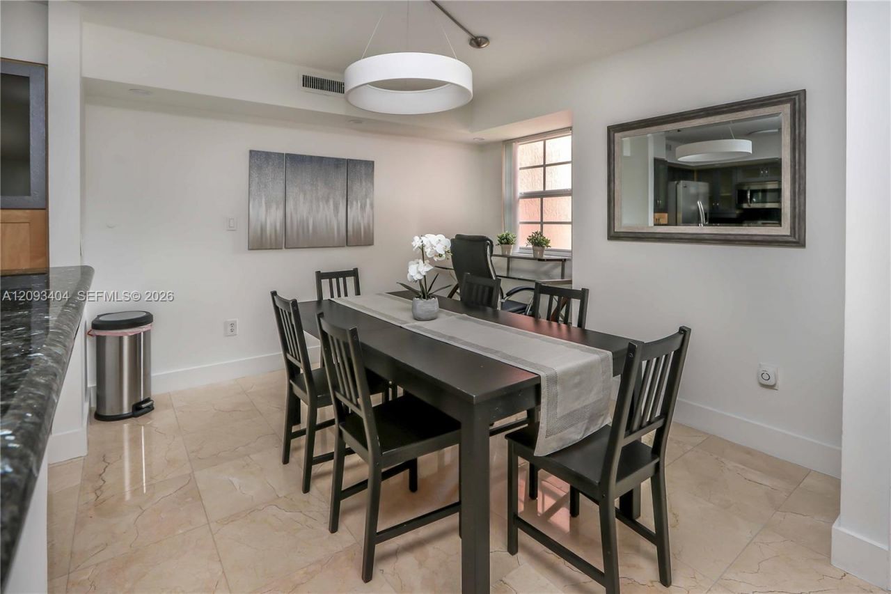 19555 E Country Club Dr , Unit 8202, Aventura, FL 33180 Photo