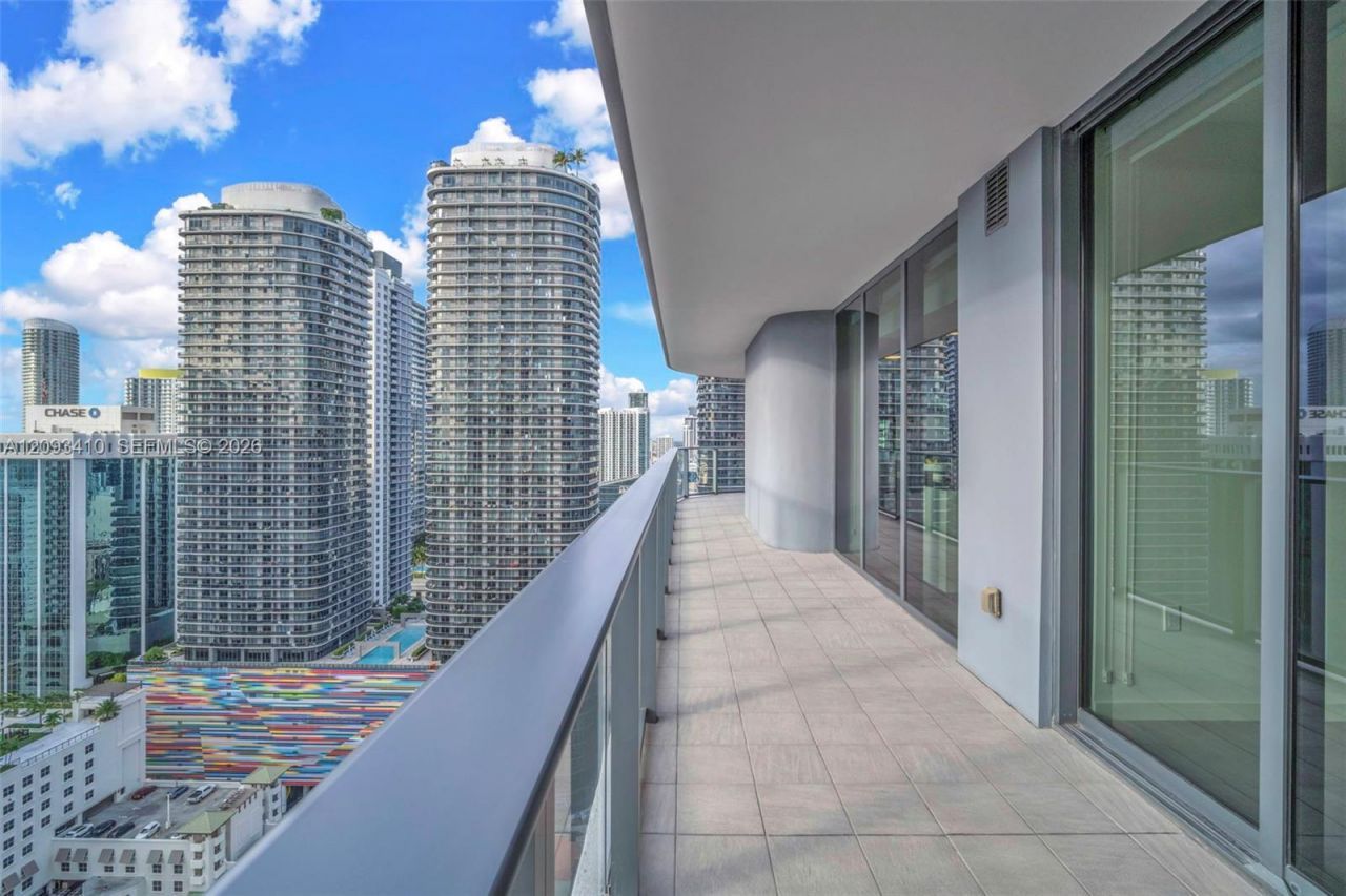 1000 Brickell Plz , Unit 3112, Miami, FL 33131 Photo