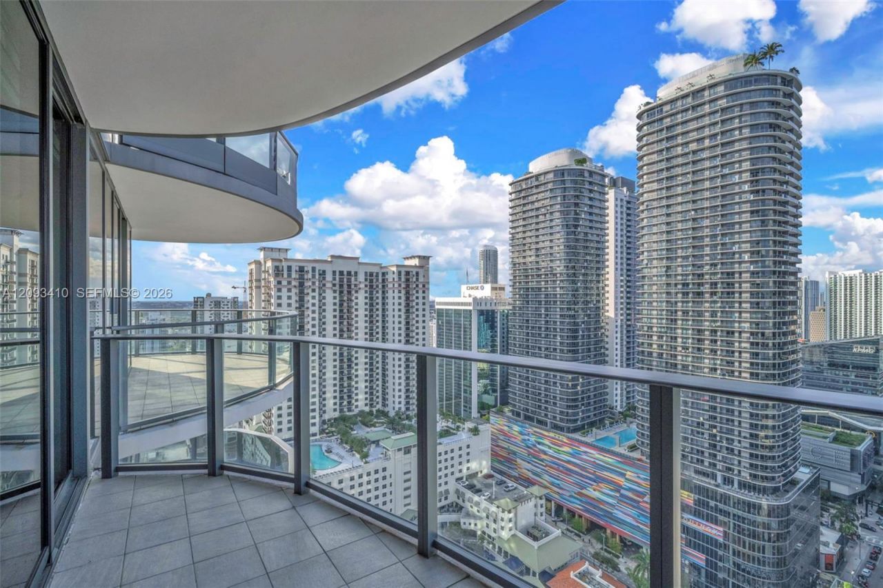 1000 Brickell Plz , Unit 3112, Miami, FL 33131 Photo