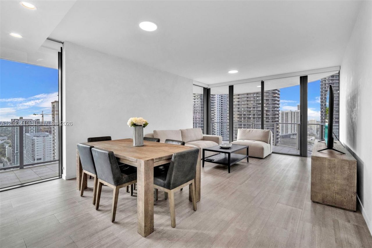 1000 Brickell Plz , Unit 3112, Miami, FL 33131 Photo