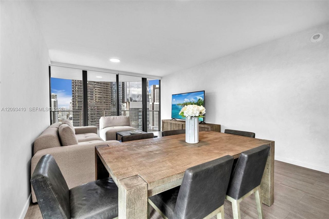 1000 Brickell Plz , Unit 3112, Miami, FL 33131 Photo
