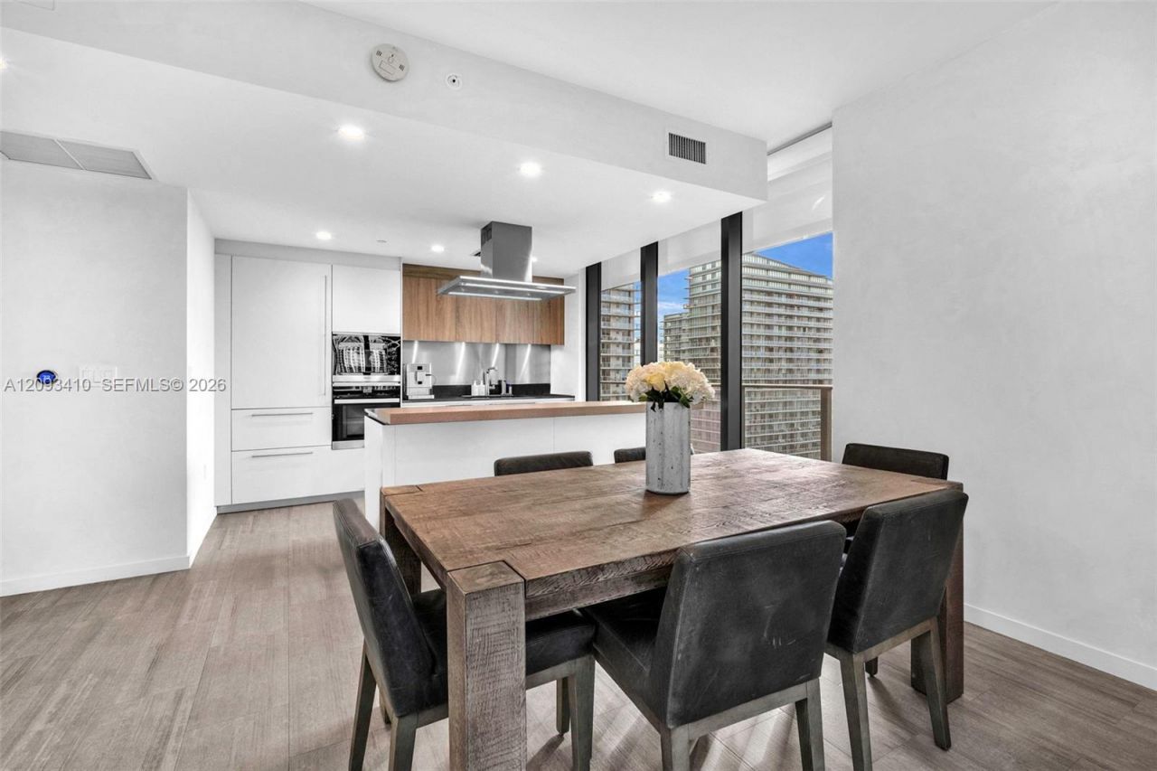 1000 Brickell Plz , Unit 3112, Miami, FL 33131 Photo