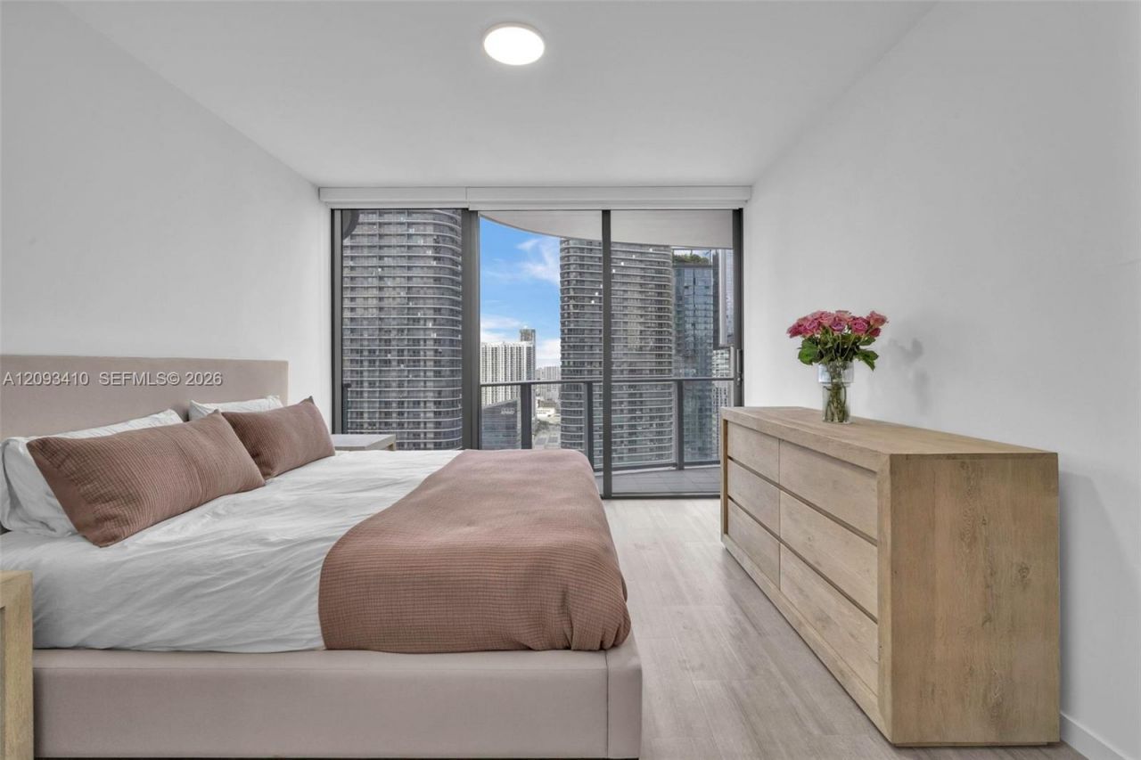 1000 Brickell Plz , Unit 3112, Miami, FL 33131 Photo