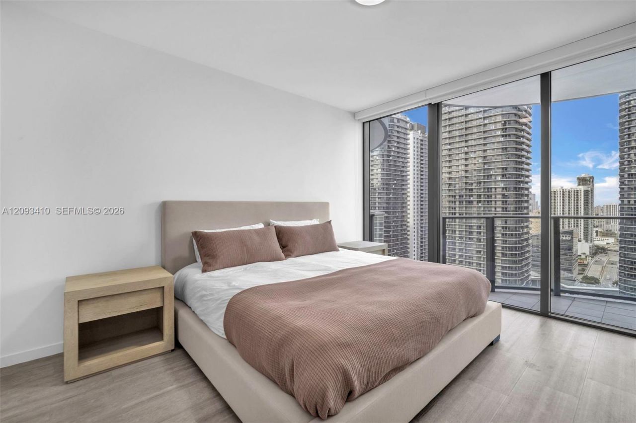 1000 Brickell Plz , Unit 3112, Miami, FL 33131 Photo