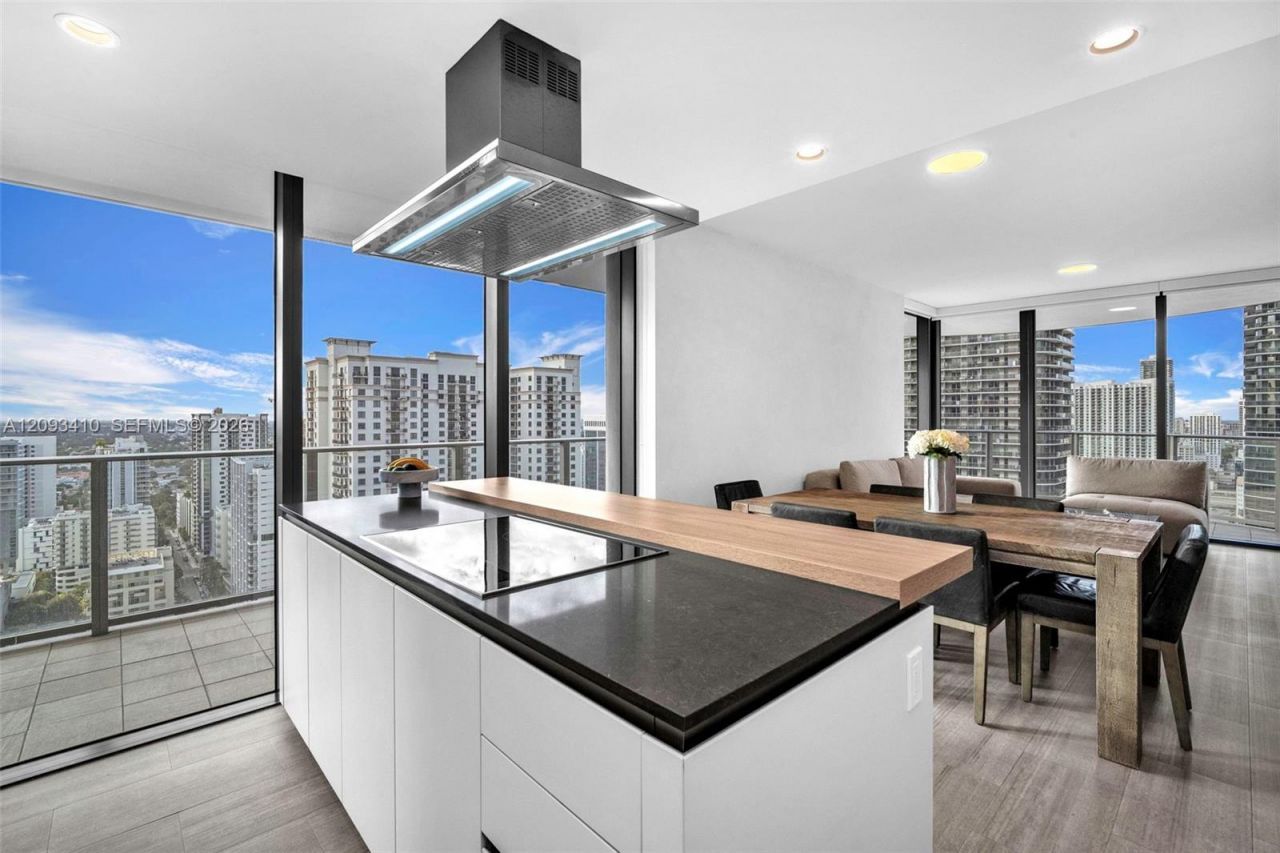 1000 Brickell Plz , Unit 3112, Miami, FL 33131 Photo