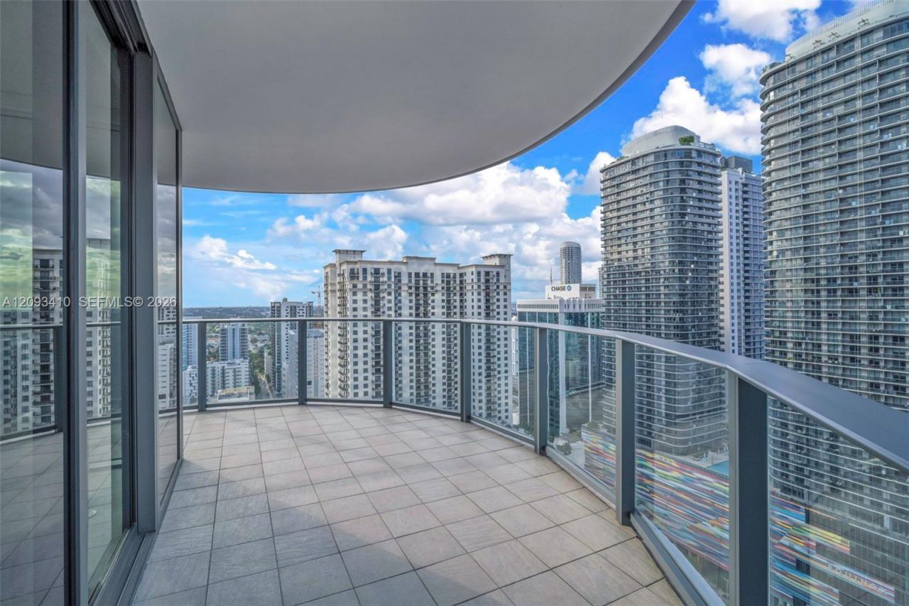 1000 Brickell Plz , Unit 3112, Miami, FL 33131 Photo