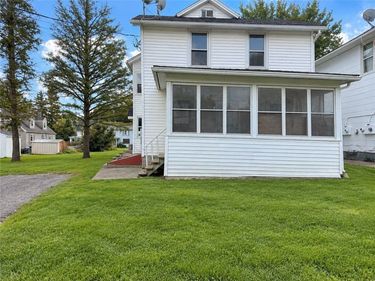 31 Hopkins Street, Mount Morris, NY 14510