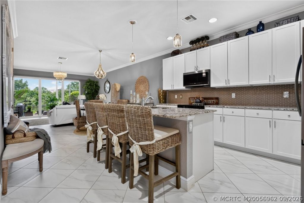 651 SW Glen Crest Way , Stuart, FL 34997 Photo