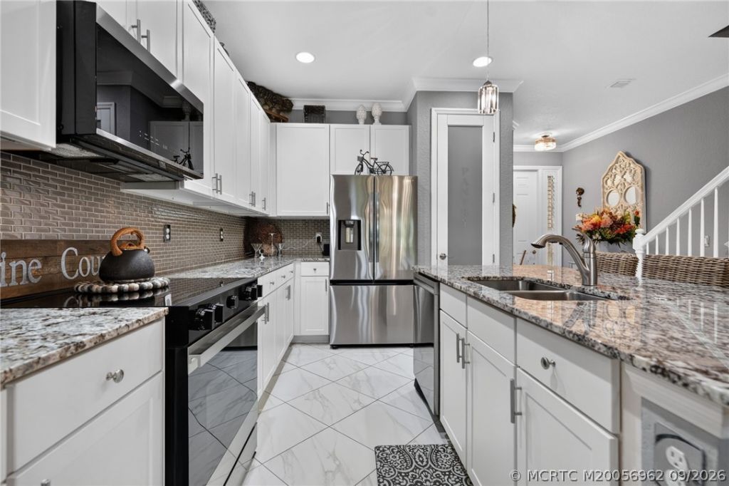651 SW Glen Crest Way, Stuart, FL 34997 Photo