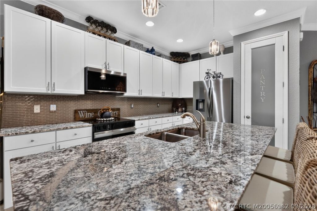 651 SW Glen Crest Way , Stuart, FL 34997 Photo
