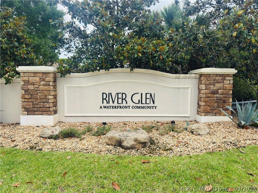 651 SW Glen Crest Way , Stuart, FL 34997 Photo