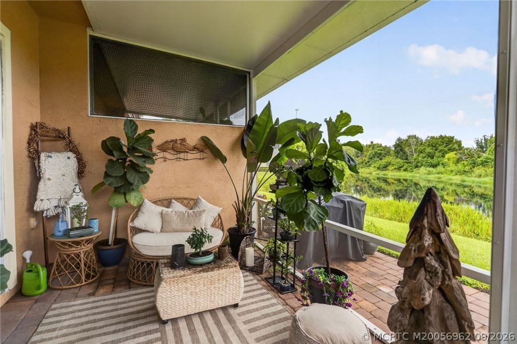 651 SW Glen Crest Way , Stuart, FL 34997 Photo