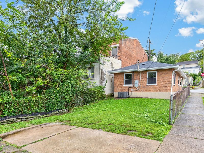 902 Baker Street, Covington, KY 41011 Photo 2