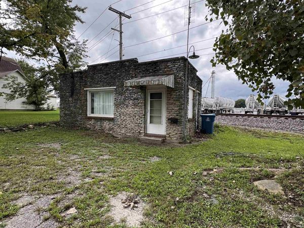 222 N Oak Street, Bluffton, IN 46714