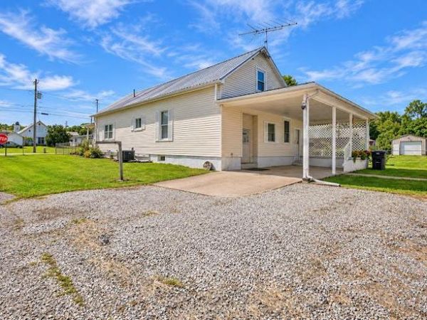 1820 North Street , Stockport, OH 43787