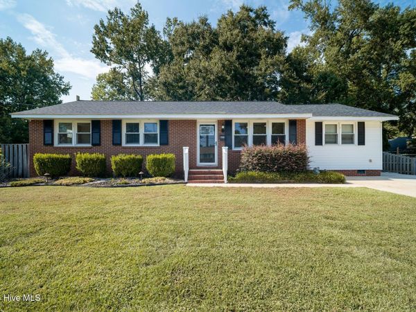 809 Gardenview Drive, Jacksonville, NC 28540