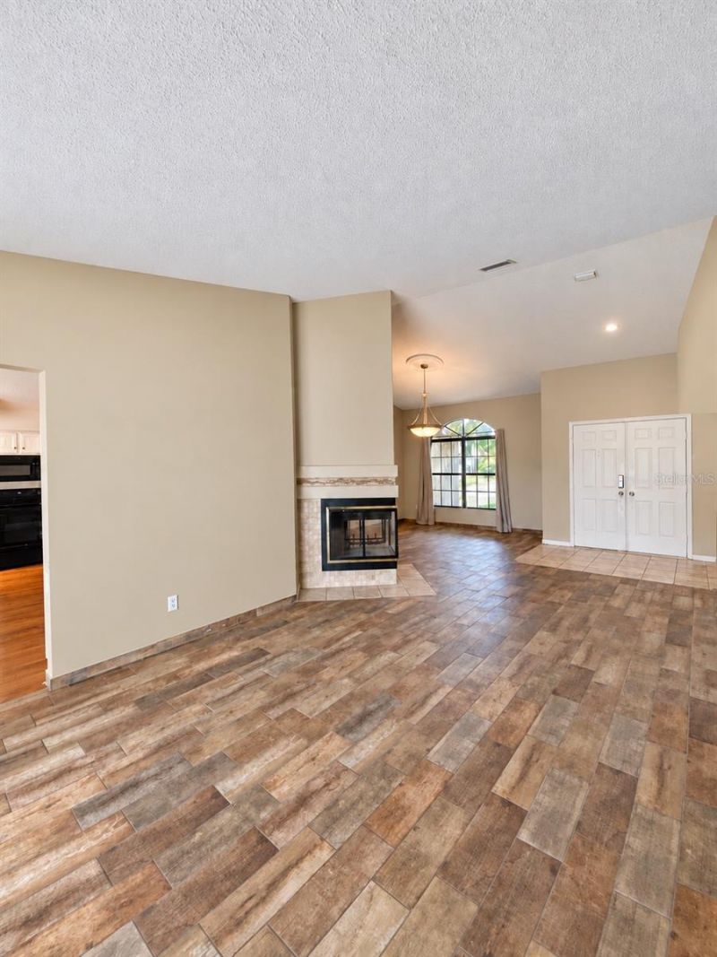 1912 Elk Spring Drive, Brandon, FL 33511 Photo
