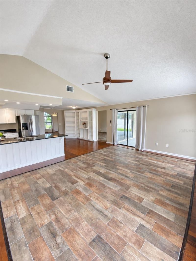 1912 Elk Spring Drive, Brandon, FL 33511 Photo