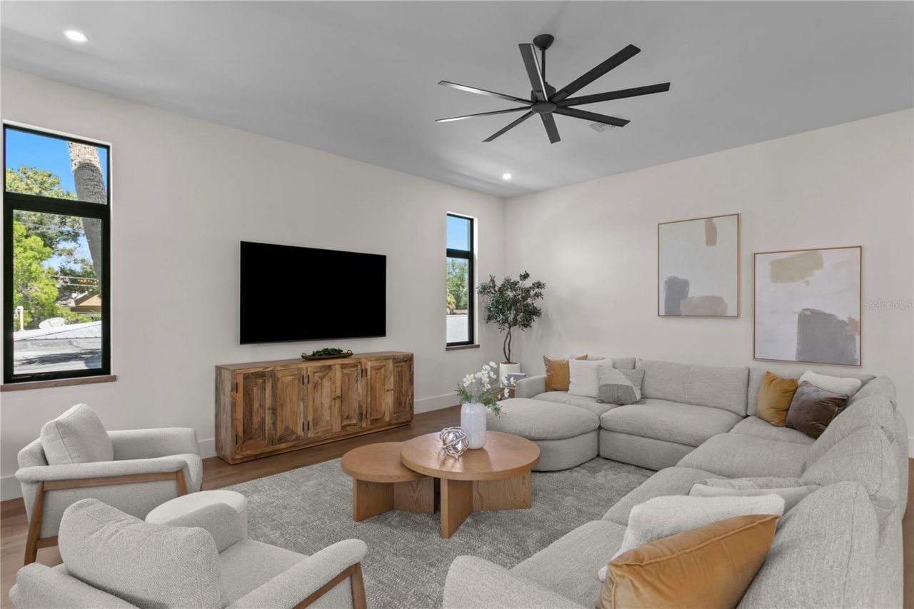 403 S Barbara Lane, Tampa, FL 33609 Photo