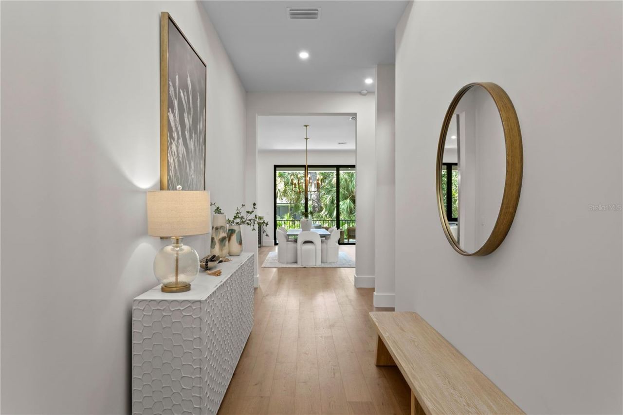 403 S Barbara Lane, Tampa, FL 33609 Photo