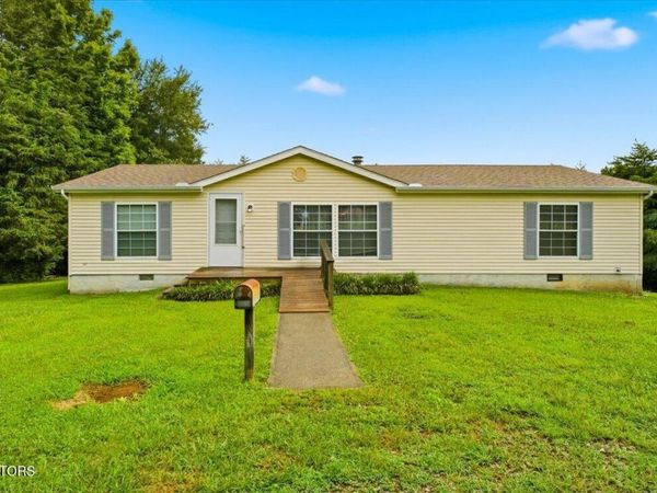 1524 Long Rd, Lenoir City, TN 37772