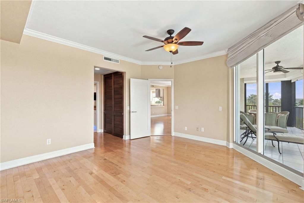 430 Cove Tower Dr, Unit 501, Naples, FL 34110 Photo