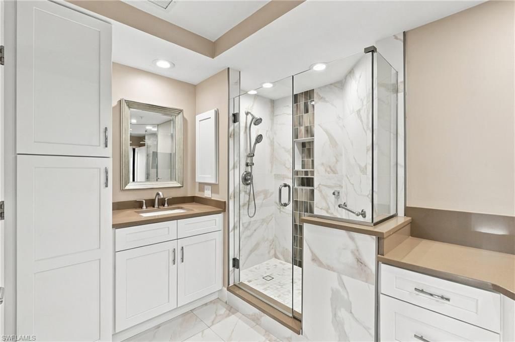 430 Cove Tower Dr, Unit 501, Naples, FL 34110 Photo