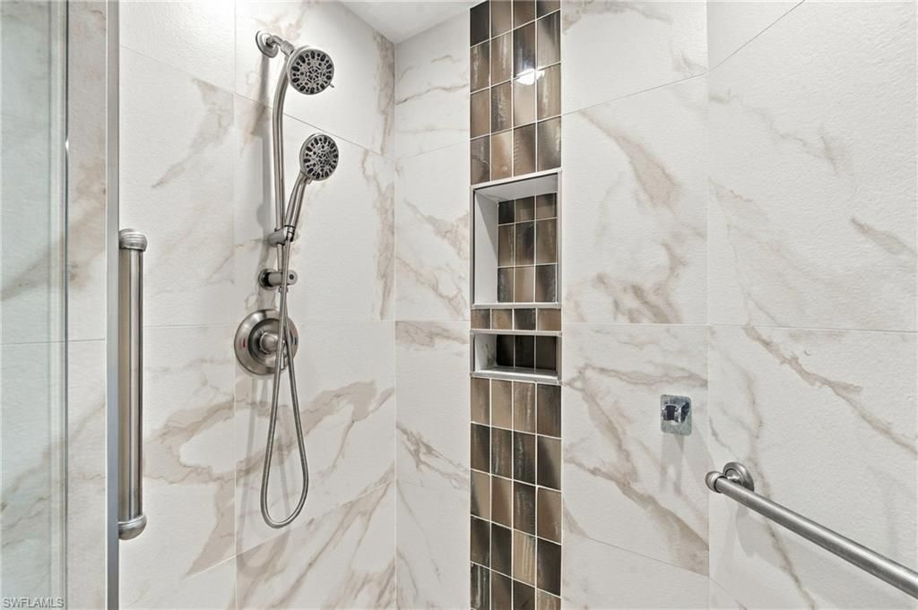 430 Cove Tower Dr, Unit 501, Naples, FL 34110 Photo
