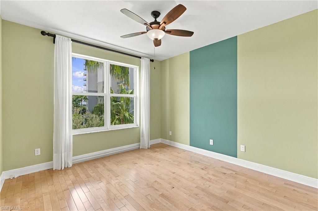 430 Cove Tower Dr, Unit 501, Naples, FL 34110 Photo