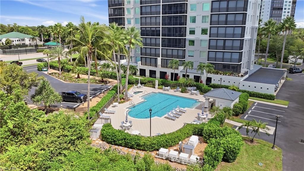 430 Cove Tower Dr, Unit 501, Naples, FL 34110 Photo