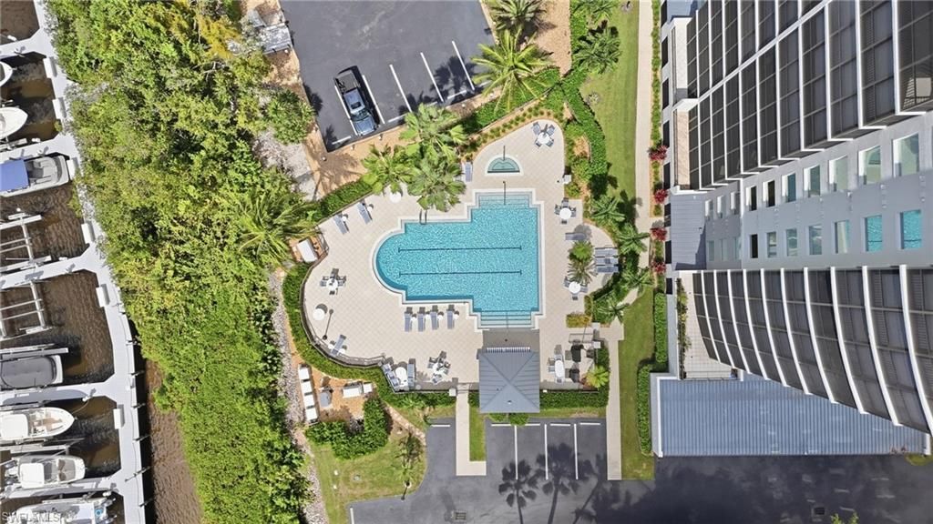 430 Cove Tower Dr, Unit 501, Naples, FL 34110 Photo