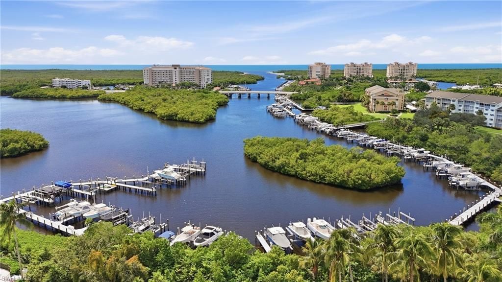 430 Cove Tower Dr, Unit 501, Naples, FL 34110 Photo