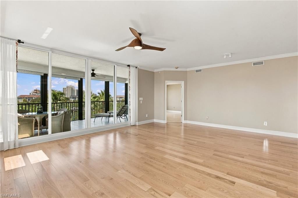 430 Cove Tower Dr, Unit 501, Naples, FL 34110 Photo