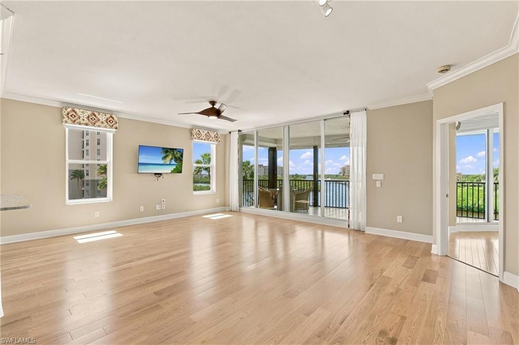 430 Cove Tower Dr, Unit 501, Naples, FL 34110 Photo