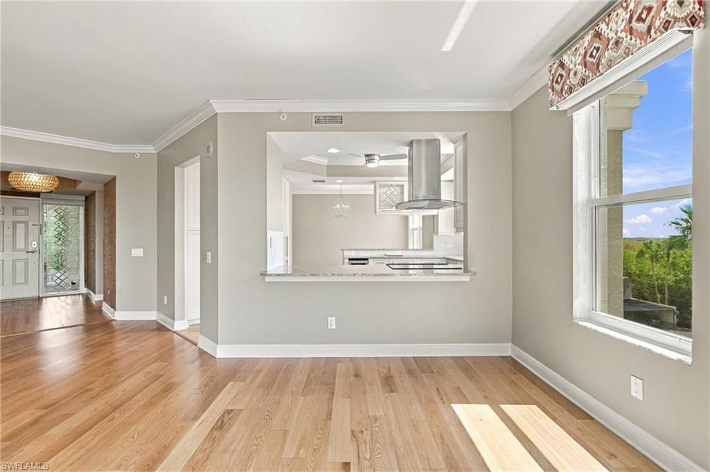 430 Cove Tower Dr, Unit 501, Naples, FL 34110 Photo