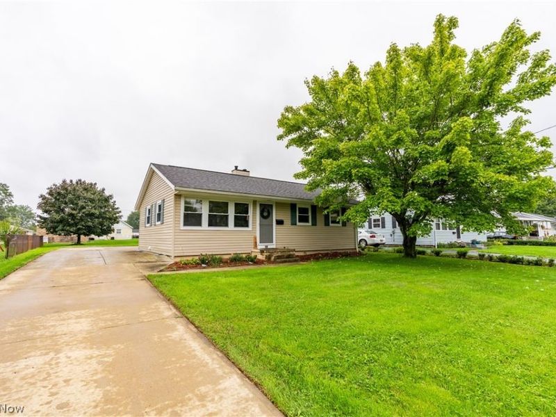 160 Page Street NW, Massillon, OH 44647 Photo 2