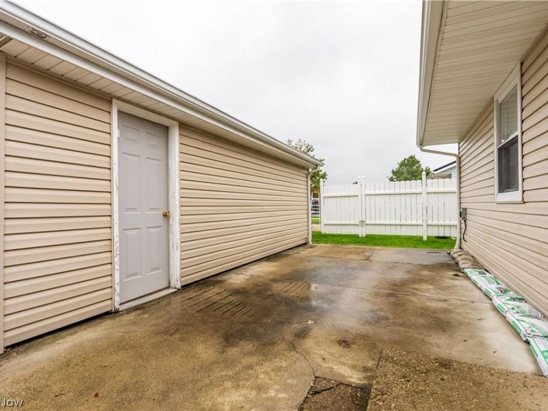 160 Page Street NW, Massillon, OH 44647 Photo 3